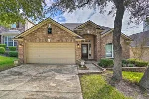 San Antonio Retreat with Fireplace and Pool Access! - Bulverde