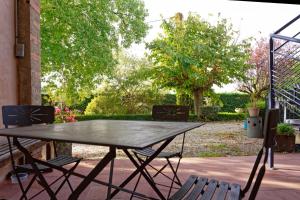 Appartements Appartement cosy avec piscine couverte, cadre verdoyant tres paisible : photos des chambres