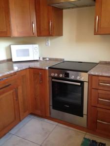 Beachfront Villa in Komi - entire home - $325