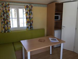 Campings Camping Le Douzou : photos des chambres