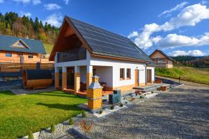 Dom na Wzgórzu SŁOŃCE na wyłączność JACUZZI ELEKTRYCZNE SAUNA ROWERY