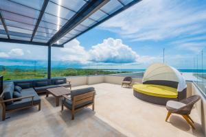 Peninsula 46 - Upscale 2bdr with Jacuzzi - Beach - Fast wifi - Gym