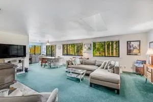 North Hood Canal House - Port Ludlow