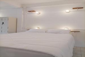 8 SLEEPER STREET Guesthouse