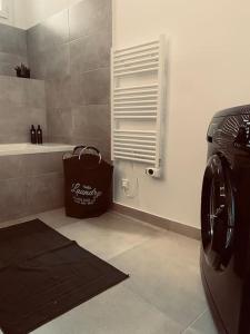 SOLEYA - Lodi 1 Boutique Apartment Marseille Centre - Stylish Mediterranean Stay