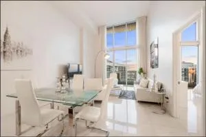 Beautiful One Bedroom Condo 16ft ceilings at the W - بورت أوف ميامي