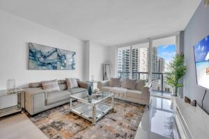 Modern 1 Bed ICON Brickell with Amazing Views