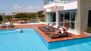 Cove Seaview Villas - Nautica