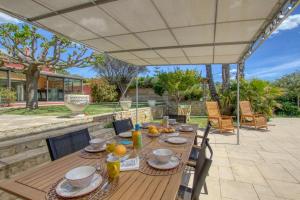 Maisons de vacances Beautiful house with pool and garden : photos des chambres
