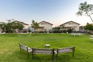 אצלנו בחצר - Jdeïyé