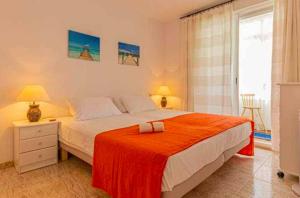 797 HOLIDAY RENTALS - Piso para 4 con amplia terraza al jardin y al mar