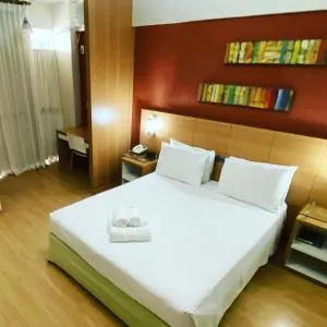 Líber Hotel Nova Serrana - Conforto na Rota da BR-262 - 迪维诺波利斯