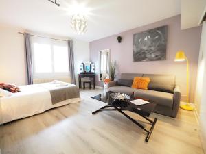 LE CALLOU - Parking - Face aux Thermes - Rez de Chaussée