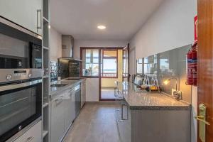 797 Holiday Rentals -Lujoso Atico duplex en el centro de Benalmadena