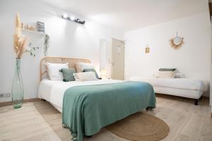 Hotels Logis Hotel La Feniere : Suite Familiale