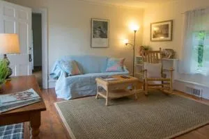 Orange House Apartment - Castine