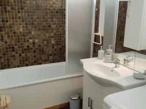 Studio 4 pers, balcon sud, Les Deux Alpes - FR-1-516-12