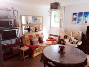 Appartement cosy au pied des pistes avec parking - FR-1-516-43