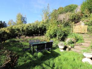 Maisons de vacances Maison Confortable a La Bourboule, 130m², Jardin, Proche Centre et Thermes - FR-1-608-237 : Maison de Vacances