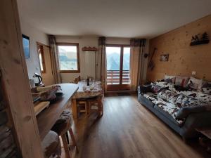 Appartements Charmant T3 avec balcon, proche des pistes, animaux admis - FR-1-516-189 : photos des chambres