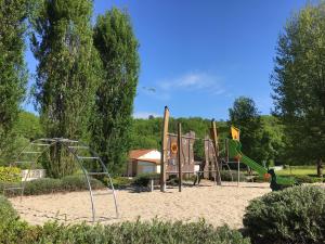 Campings Camping Le Douzou : photos des chambres