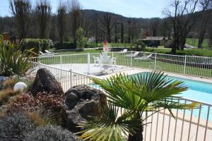 Campings Camping Le Douzou : photos des chambres