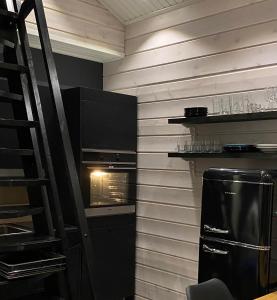 Norvamaja with a lake view, sauna and jacuzzi