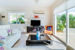 Villa Roker by Ezoria Villas