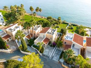 Villa Azura Sunrise by Ezoria Villas - 4-stjerners hoteller i Kólpos tón Korallíon (Coral Bay)