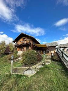 Chalets Les 3 Petits Cochons Chalet Puy Saint Vincent Village : photos des chambres