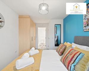 Beautiful 2 Bedroom Seviced Apt in Aylesbury By Sambridge Stays Short Lets & Serviced Accommodation