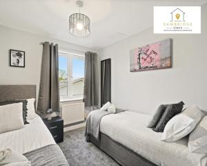Beautiful 2 Bedroom Seviced Apt in Aylesbury By Sambridge Stays Short Lets & Serviced Accommodation