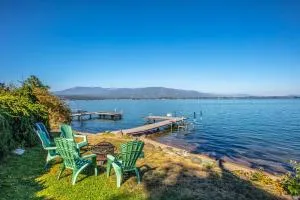 Sagle Lakefront Escape Private Beach Access! - Vans Corner