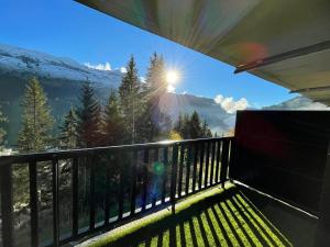 Studio rénové confortable, proche pistes et commerces, balcon - FR-1-425-162