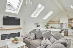 Ty Megan - 奥克斯威奇