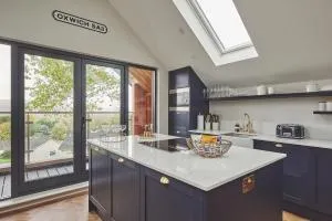 Ty Alice - 奥克斯威奇