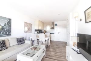 Moonkey - Halcón 23. Vistas al Cap de la Nao