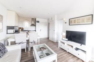 Moonkey - Halcón 23. Vistas al Cap de la Nao