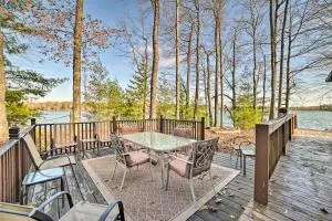 Secluded Lost Lake Cottage with Spacious Loft! - Canfield Beach