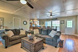 Bay Access and Dock Riverfront Tivoli Escape