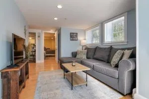 2BR Apt w/ 3 min Walk to downtown SWH - [Low Tide] - Bernard