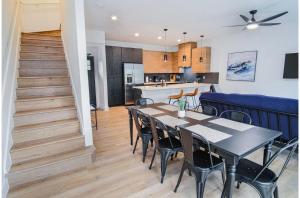 Amazing 3BR 2BA Only 5 Mins From Downtown