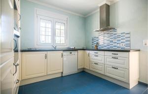 Lovely Home In Chiclana De La Fronter