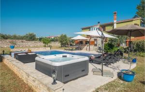 Nice Home In Galizana