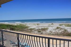 Ocean Beach Villas Unit 302- Direct Oceanfront Condo! - Strutture non classificate a Cocoa Beach