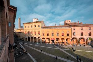 Piazza Santo Stefano con vista