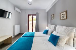 Vigles ,Modern Suites with jacuzzi and amazing view