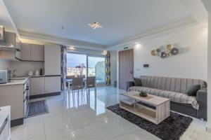 Terrace View - Stylish 2 Bedrooms Penthouse AC-WIFI