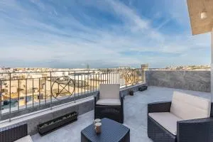 Terrace View - Stylish Two Bedroom Penthouse - Msieraħ