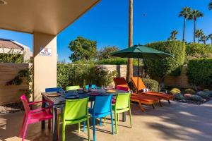 The Sunset House Pool & Spa